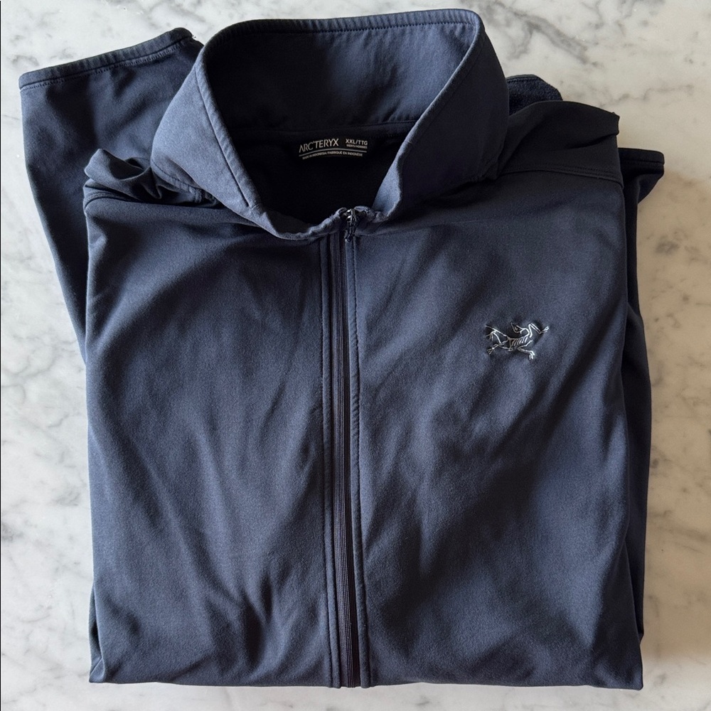 Arc'teryx | Men's Dark Blue Lightweight Jacket